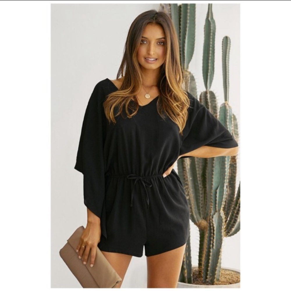 🆕LAST ONE! 🛍 Kimono Flutter Sleeve Romper - Picture 2 of 5